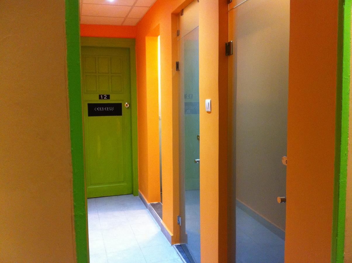 אתונה Zeus Hostel מראה חיצוני תמונה